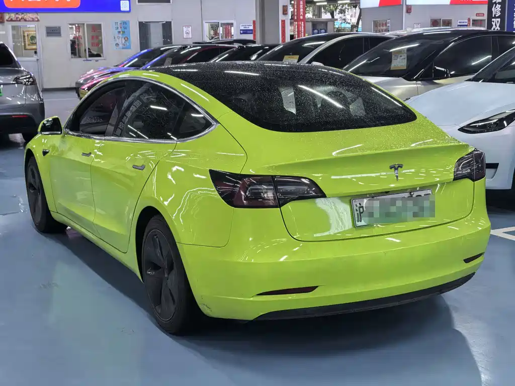 Tesla Model 3 — миниатюра 6