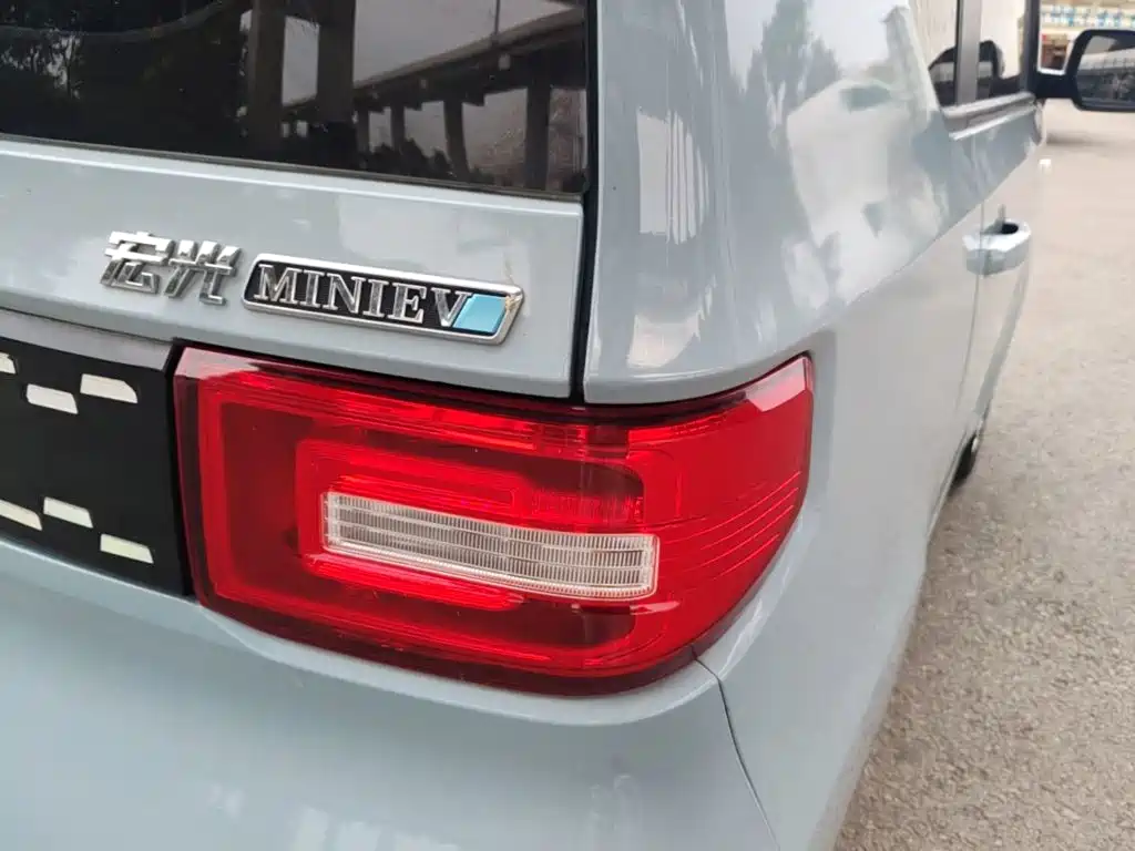 Wuling MINIEV — миниатюра 8