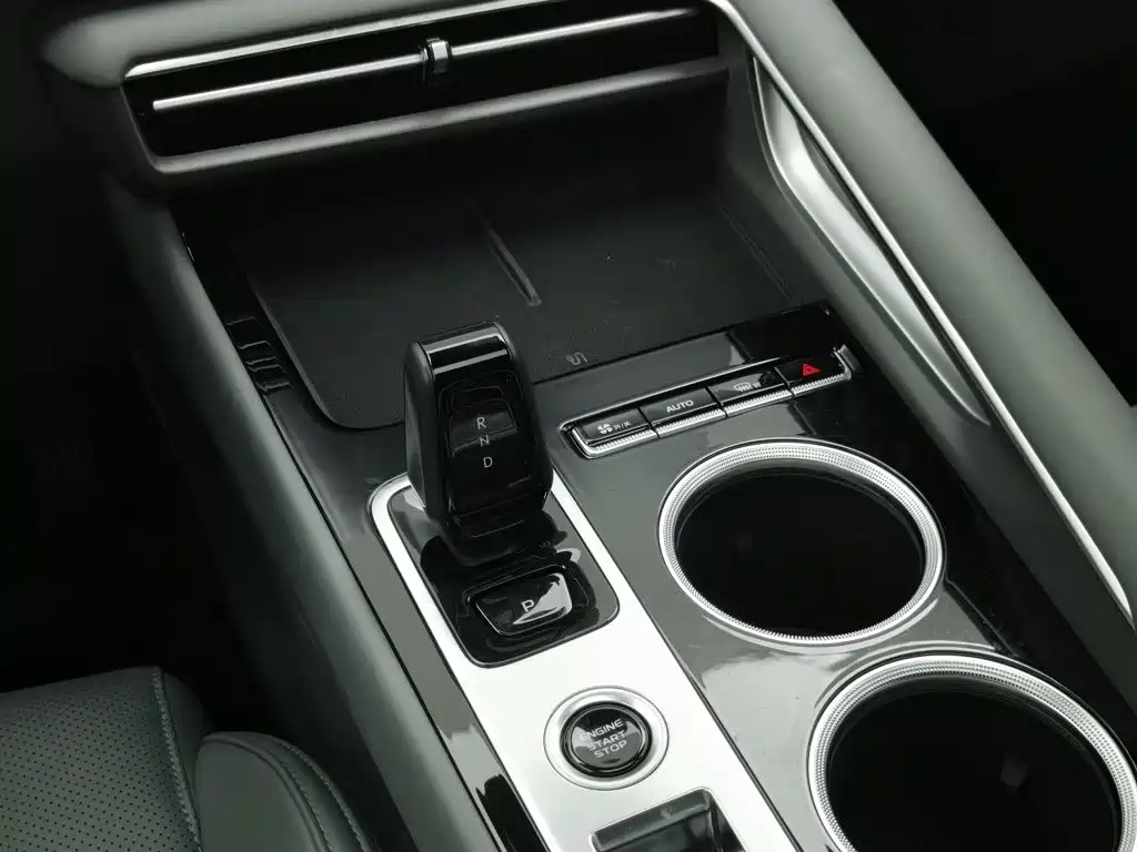 Geely Boyue — миниатюра 13