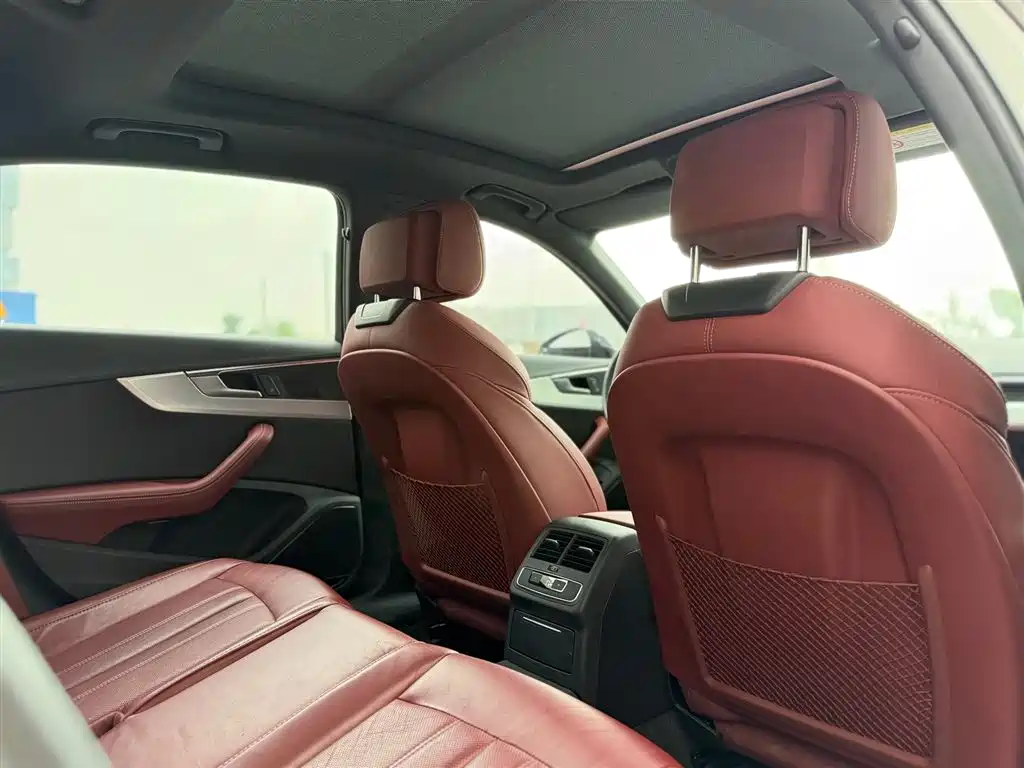Audi A4L 2023 40 TFSI Luxury