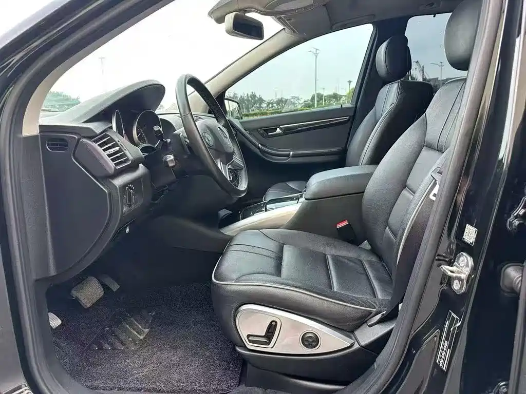 Mercedes-Benz R 2017 R 320 4MATIC
