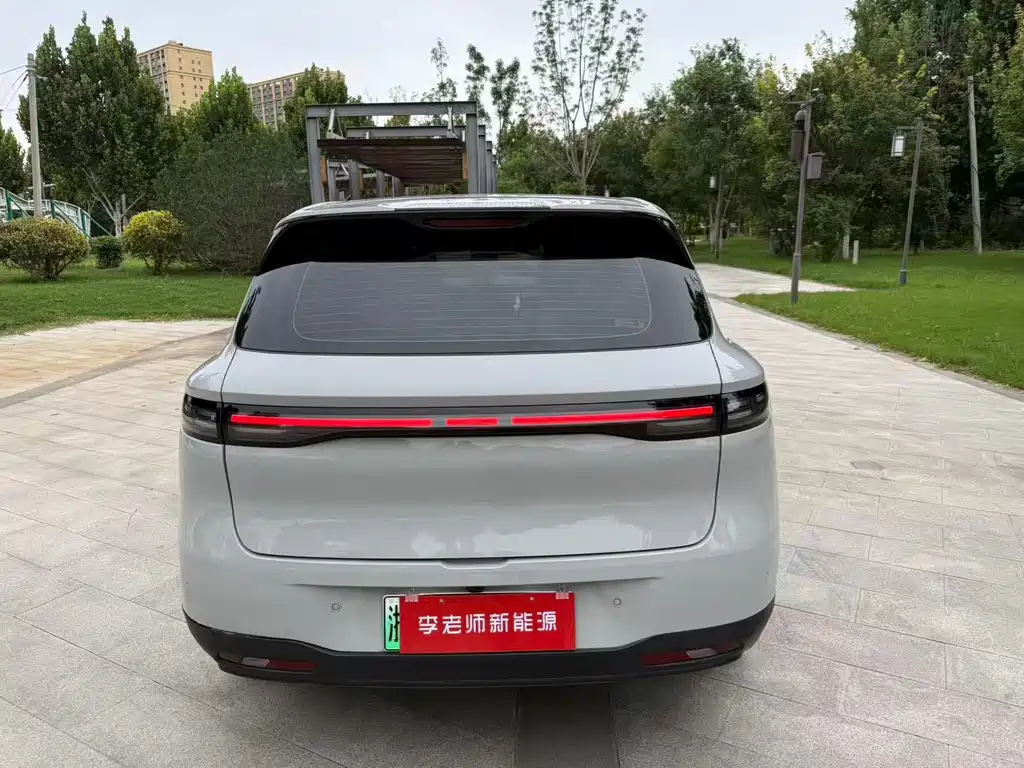Leapmotor Leapmotor B10 — миниатюра 7