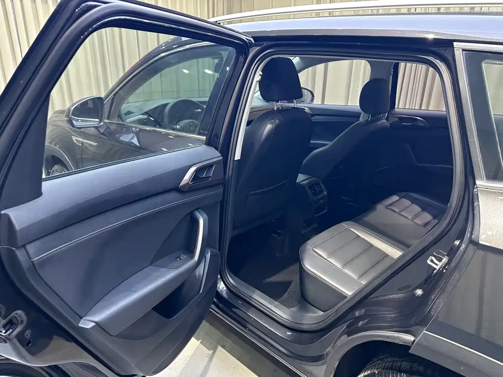 Volkswagen Tharu — миниатюра 10