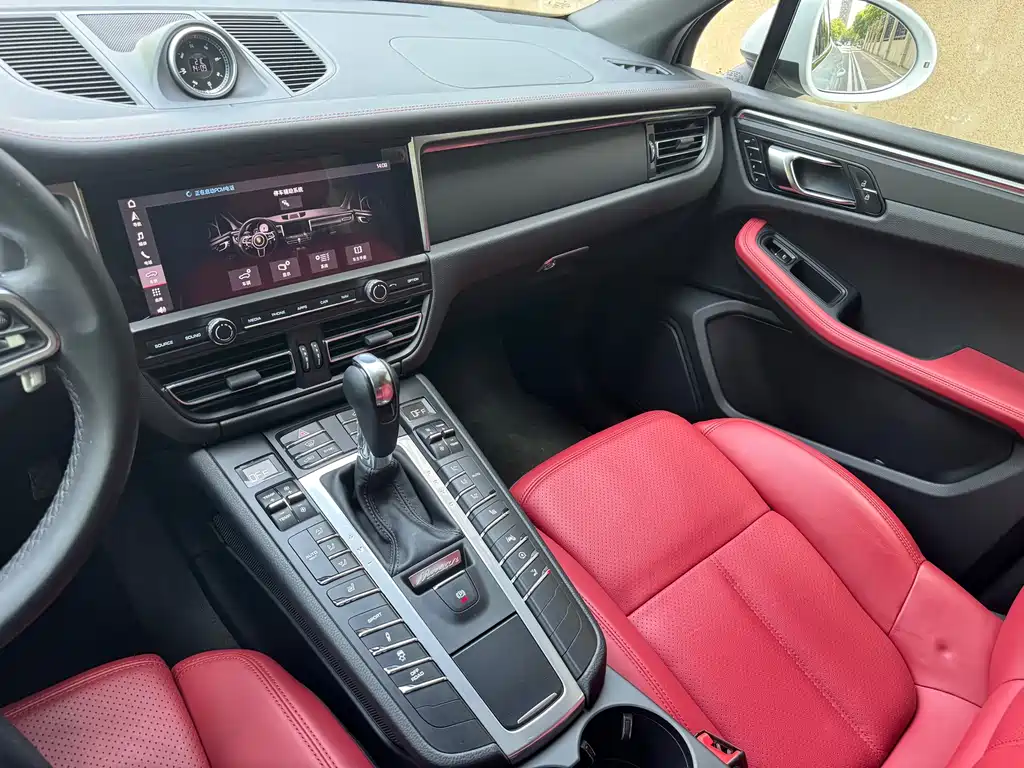 Porsche Macan — миниатюра 9