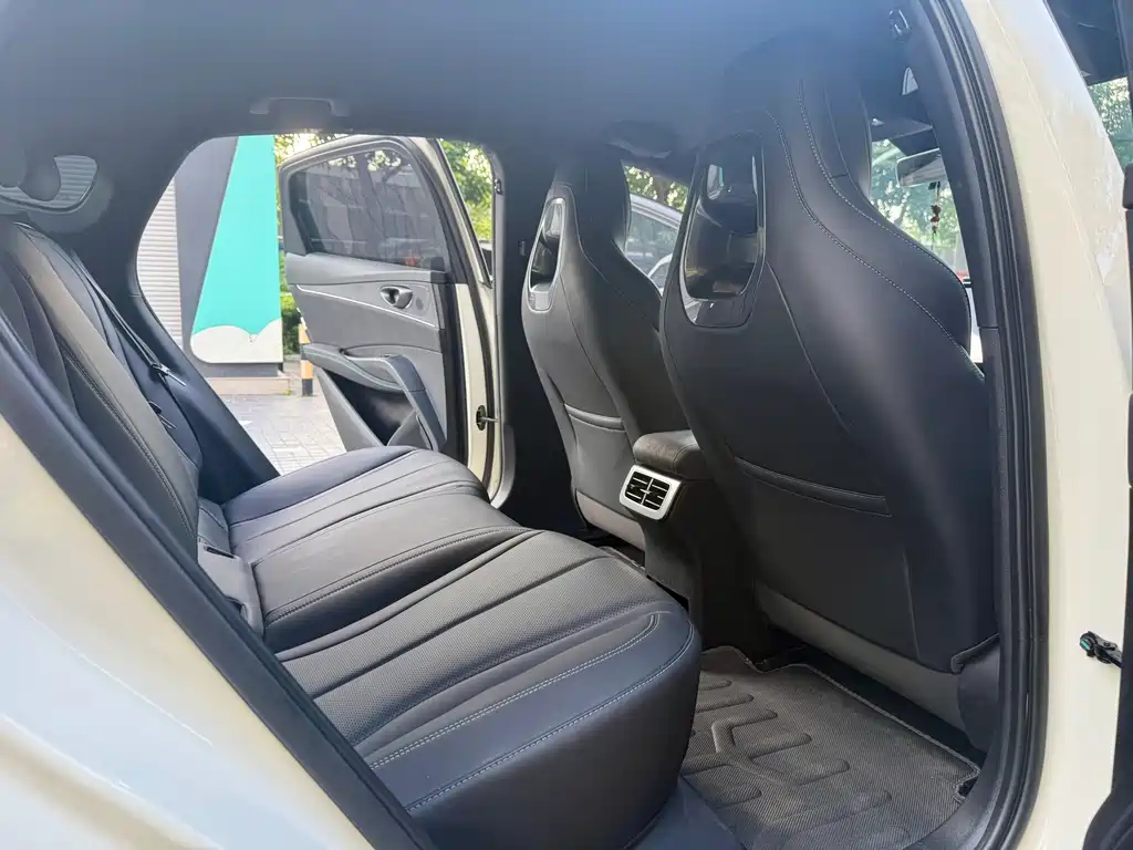 BYD Seal 06 — миниатюра 10