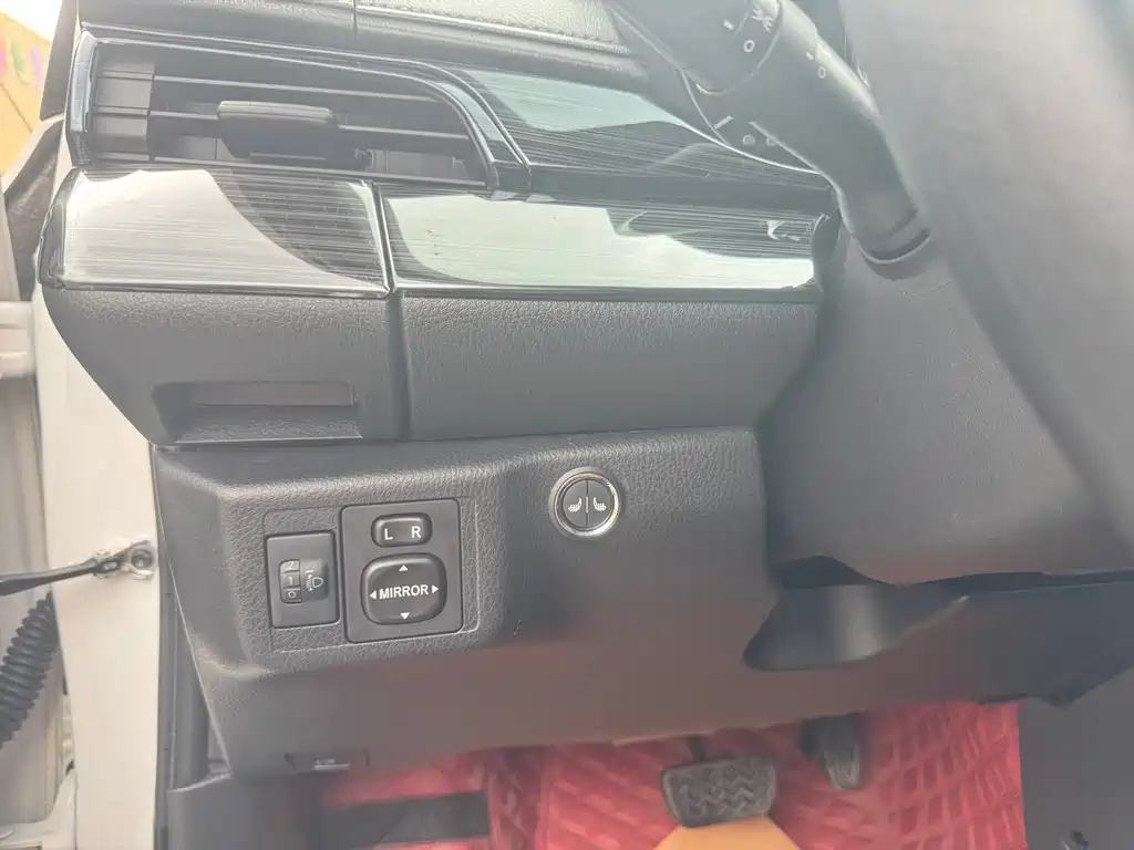 Toyota Yaris L — миниатюра 14