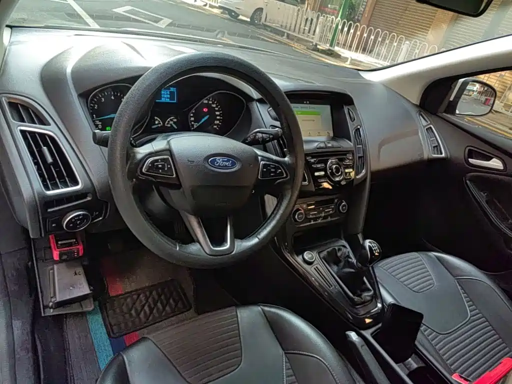 Ford Focus — миниатюра 10