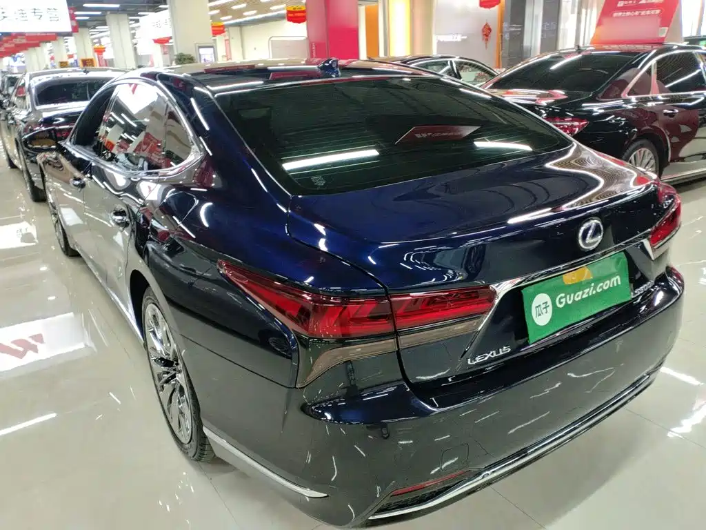 Lexus LS — миниатюра 23