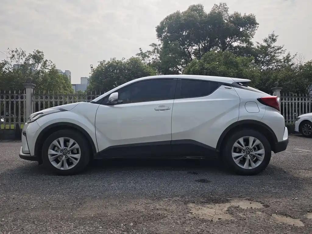 Toyota Izoa 2021 2.0L