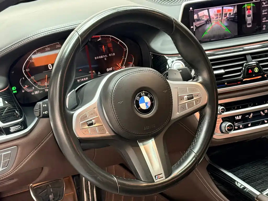 BMW 7 Series — миниатюра 4