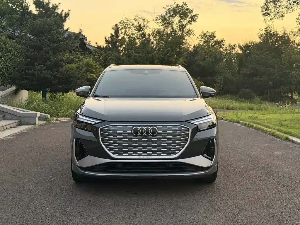 Audi Q4 e-tron — миниатюра 2