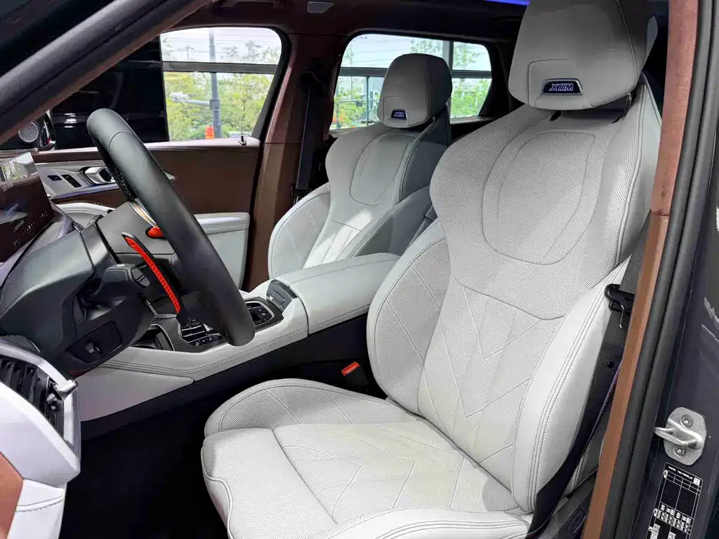 BMW XM 2023 50e