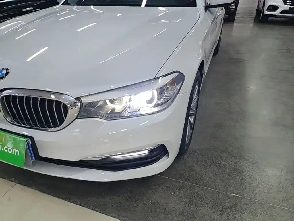 BMW 5 Series — миниатюра 24