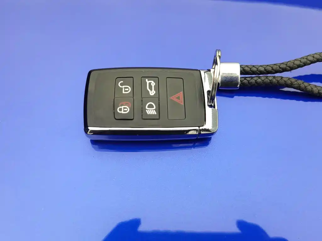 Jaguar E-PACE — миниатюра 19