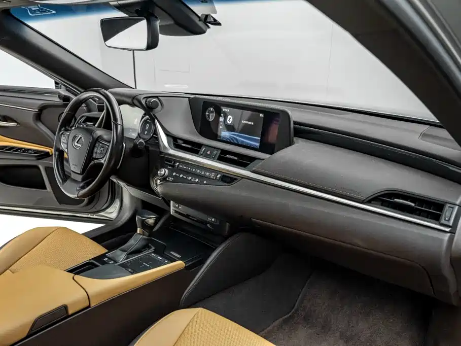 Lexus ES — миниатюра 21