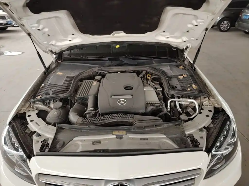 Mercedes-Benz C-Class — миниатюра 11