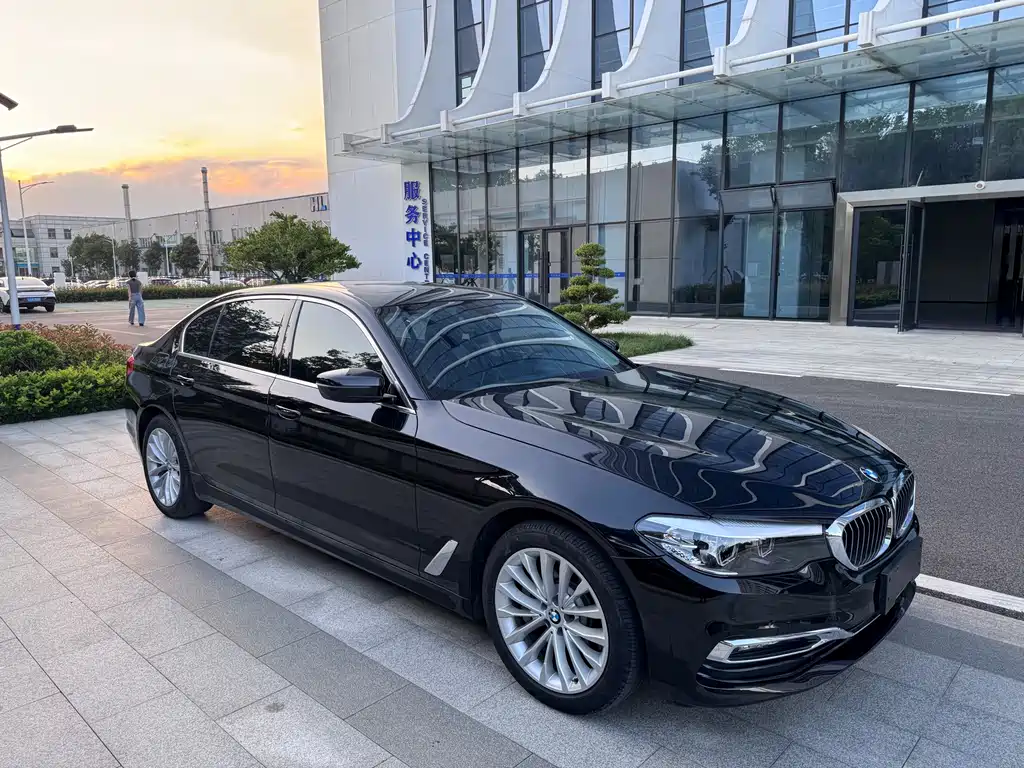 BMW 5 Series — миниатюра 3