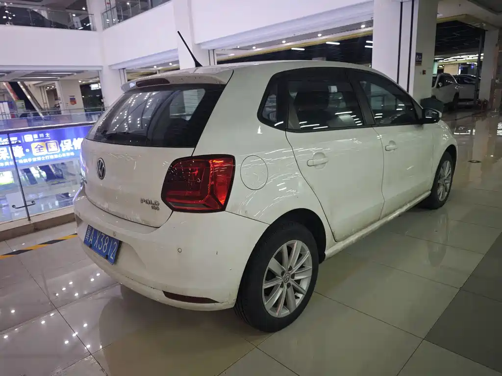 Volkswagen Polo 2014 1.6L MT Comfort