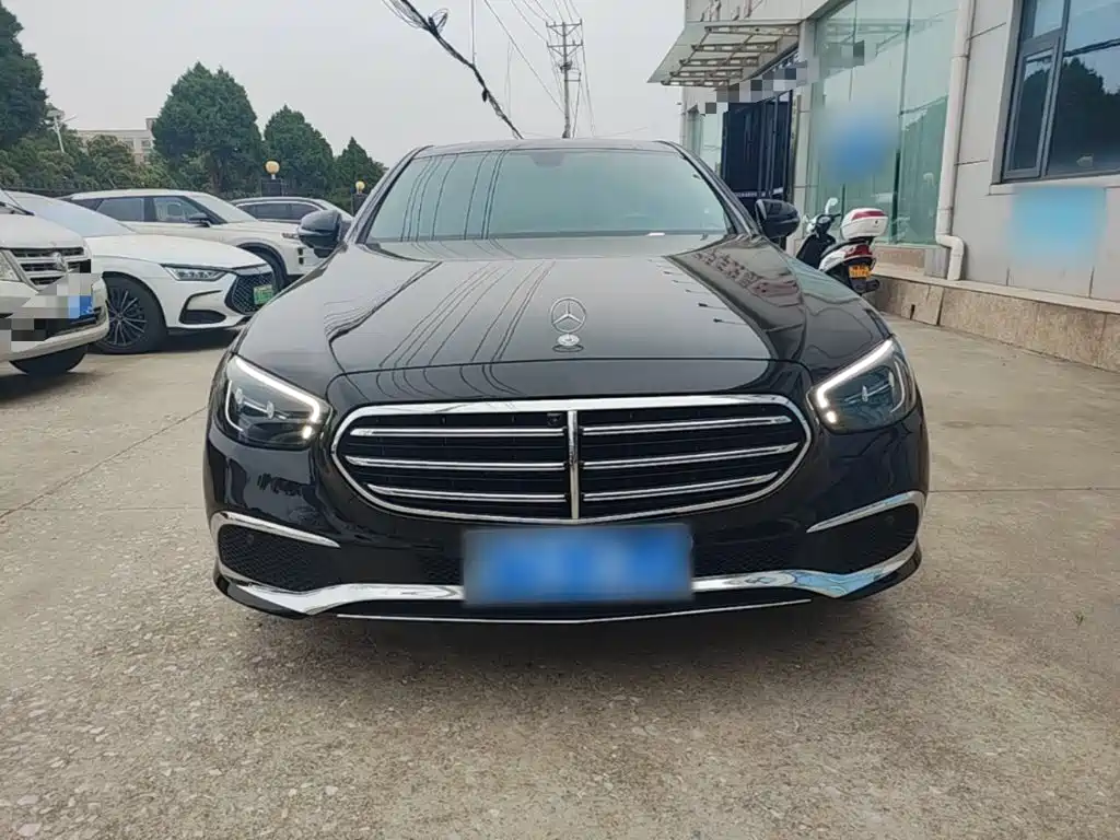 Mercedes-Benz E-Class — миниатюра 3