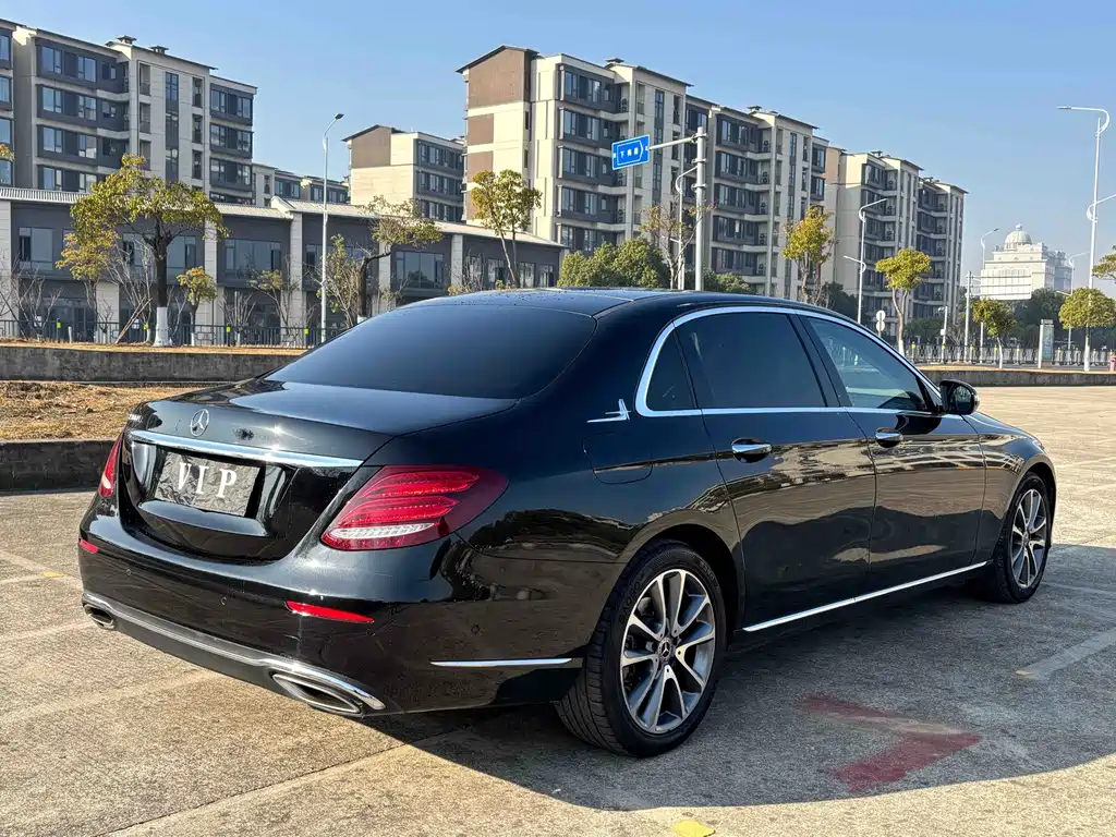 Mercedes-Benz E-Class — миниатюра 4