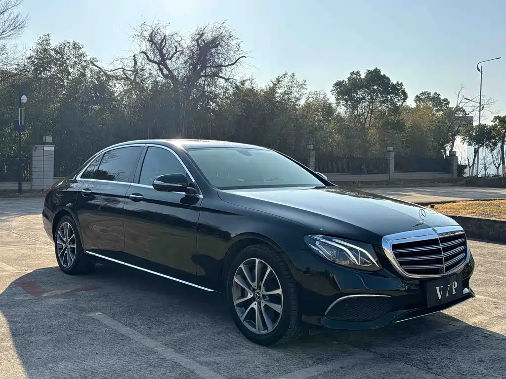 Mercedes-Benz E-Class — миниатюра 3