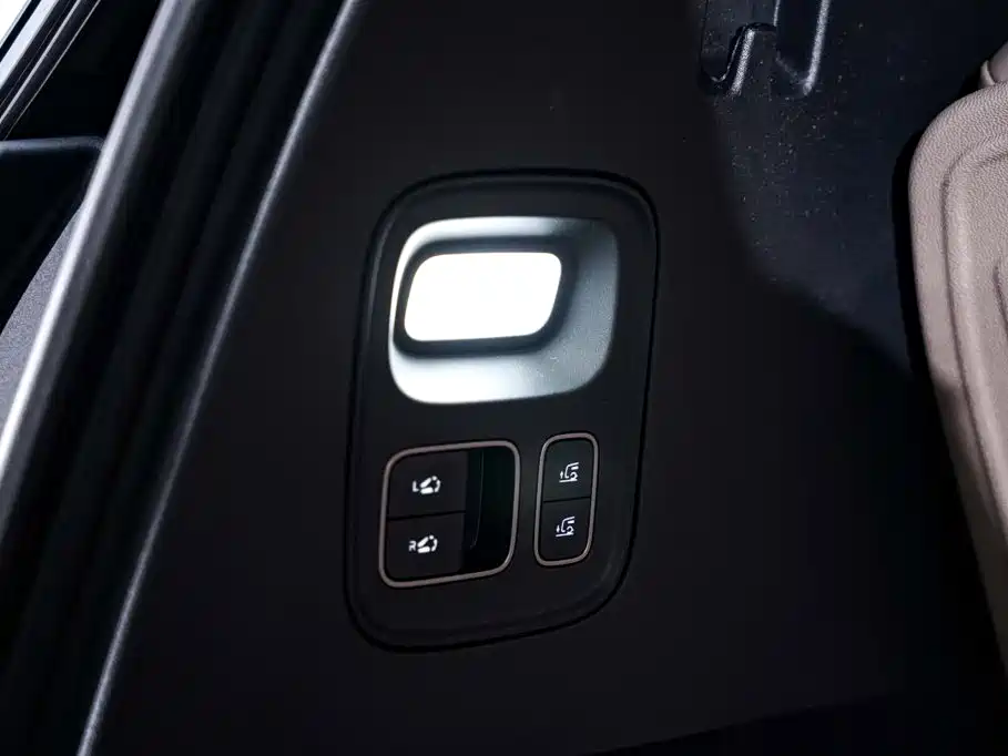 Li Auto Li i8 — миниатюра 34