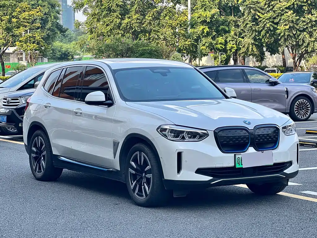 BMW iX3 — миниатюра 3