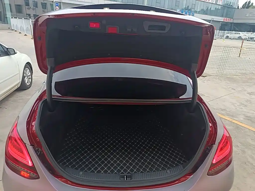 Mercedes-Benz C-Class — миниатюра 19