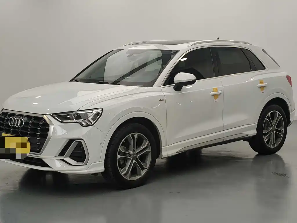 Купить Audi Q3