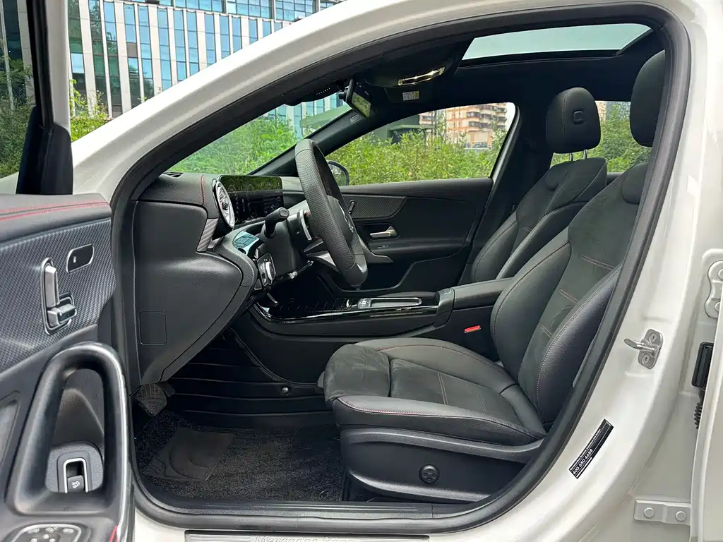 Mercedes-Benz A-Class — миниатюра 6