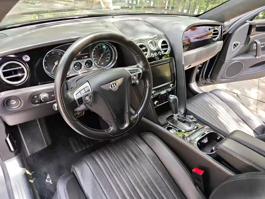 Bentley Flying Spur 2017 4.0T V8 Standard