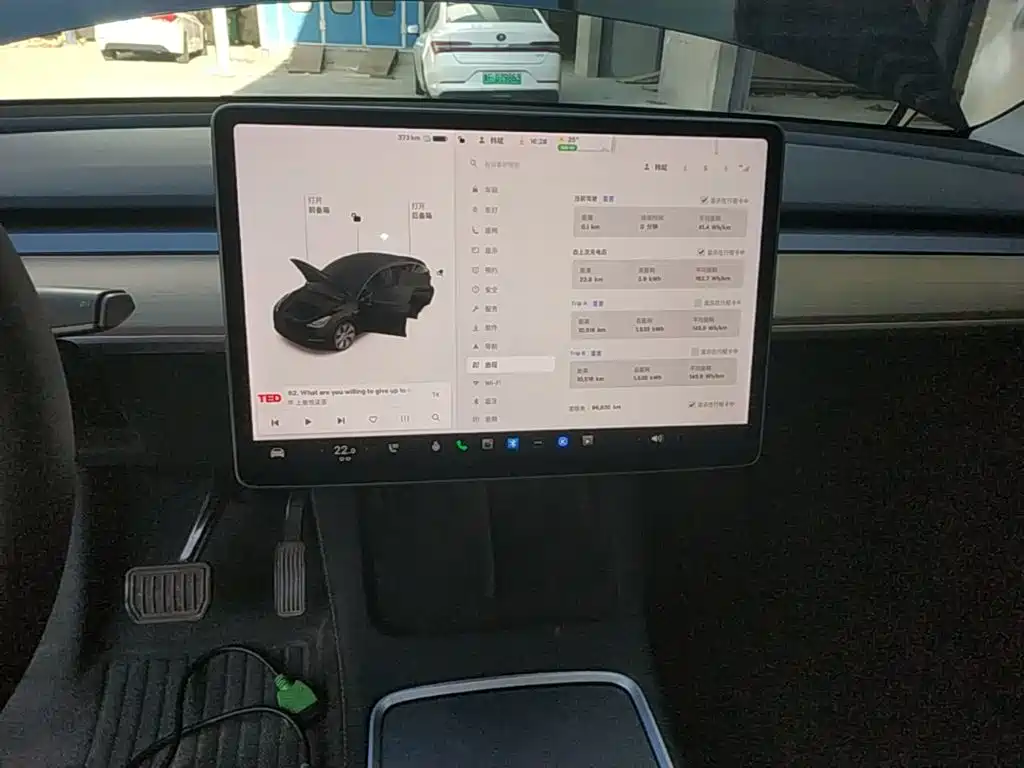 Tesla Model Y — миниатюра 13