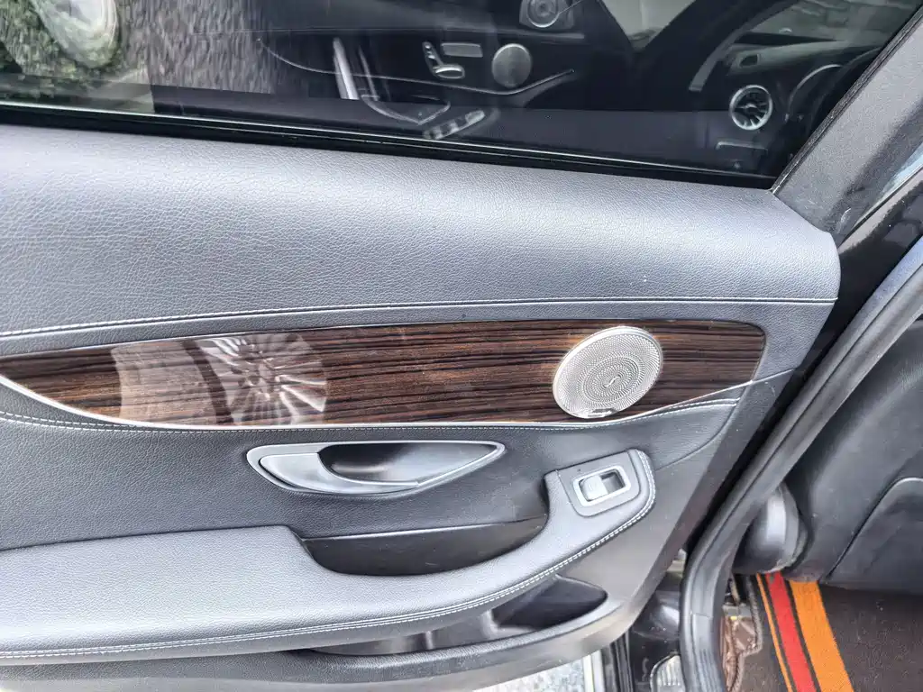 Mercedes-Benz C-Class — миниатюра 10