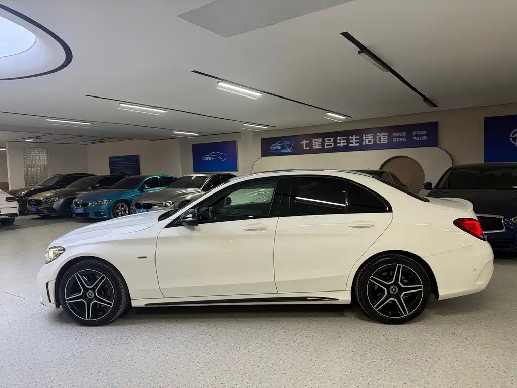 Mercedes-Benz C-Class — миниатюра 4