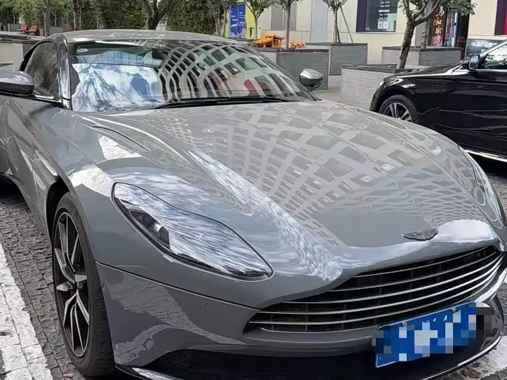 Купить Aston Martin DB11