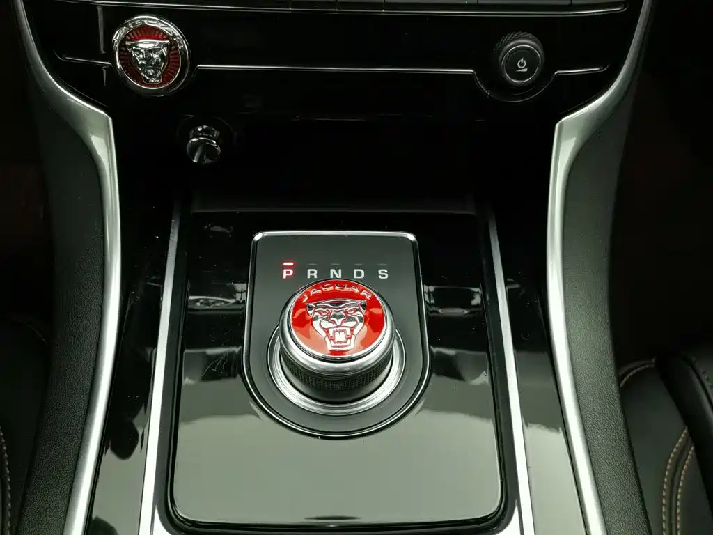 Jaguar XEL — миниатюра 13