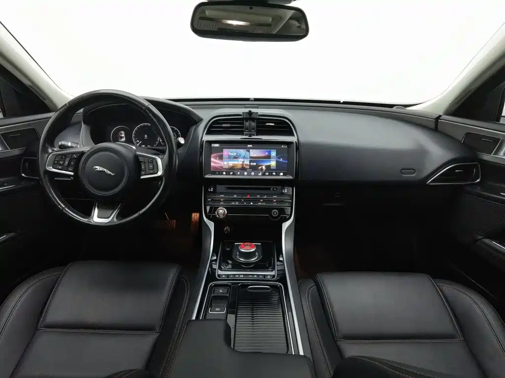 Jaguar XEL — миниатюра 5