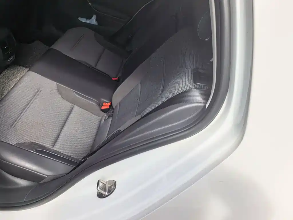Volkswagen Golf EV — миниатюра 15
