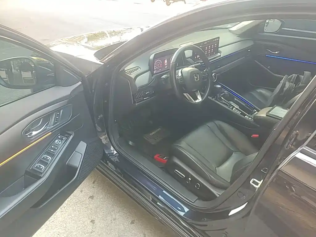 Honda Accord — миниатюра 16