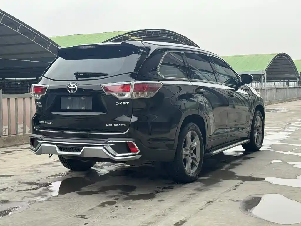 TOYOTA HIGHLANDER