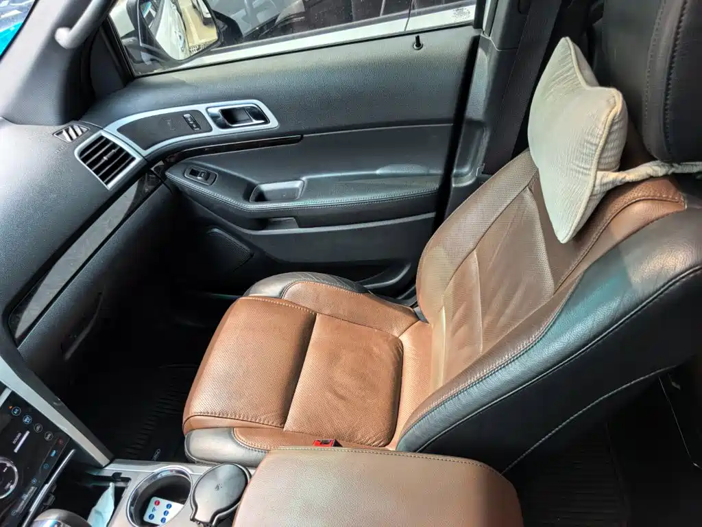 Ford Explorer (Import) — миниатюра 11