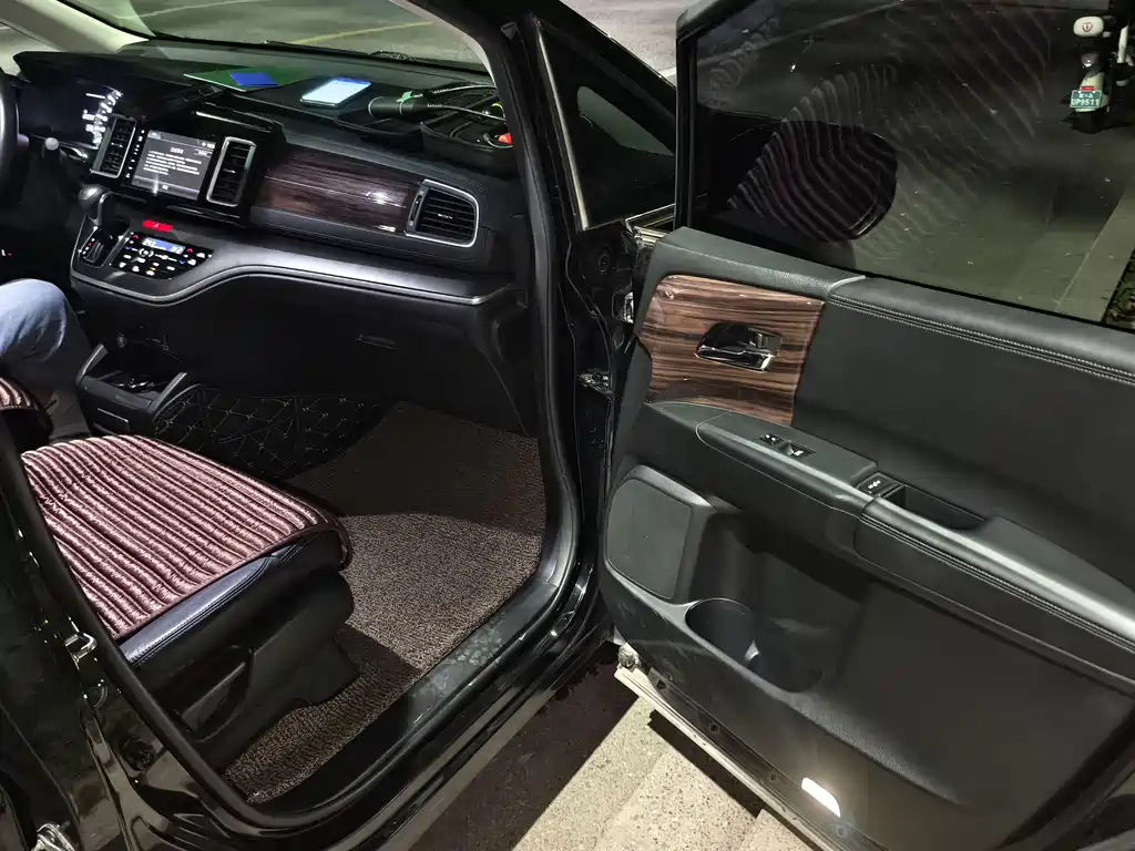 Honda Elysion — миниатюра 5