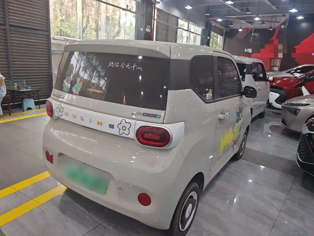 Wuling MINIEV — миниатюра 7
