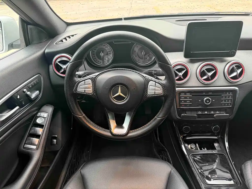 Mercedes-Benz CLA 2015 CLA 200
