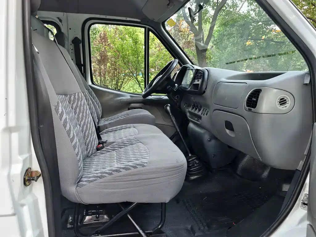 Ford Transit Classic — миниатюра 10