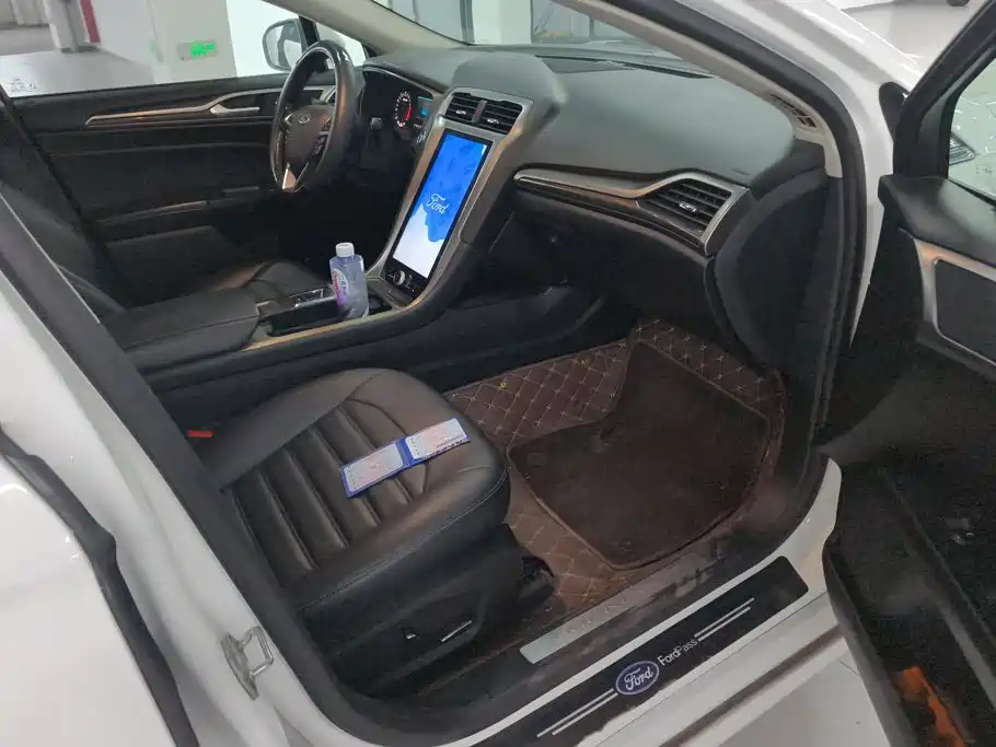 Ford Mondeo — миниатюра 8
