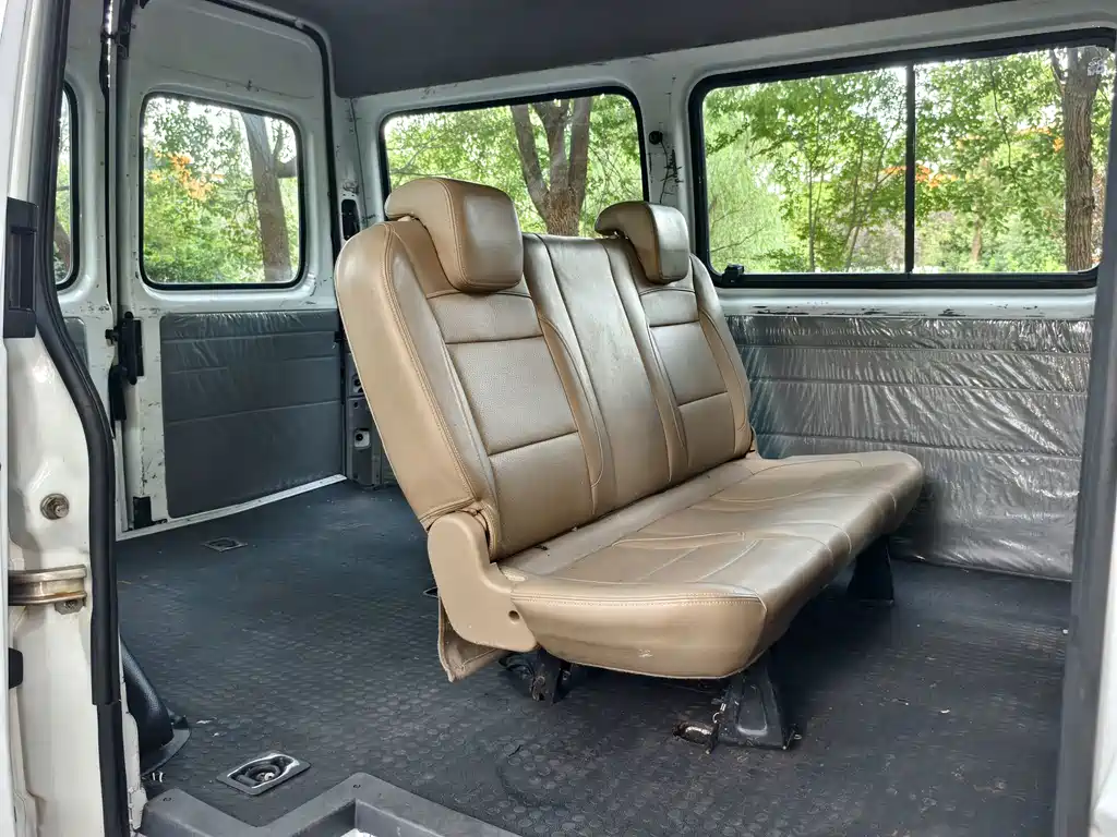 Ford Transit Classic — миниатюра 9