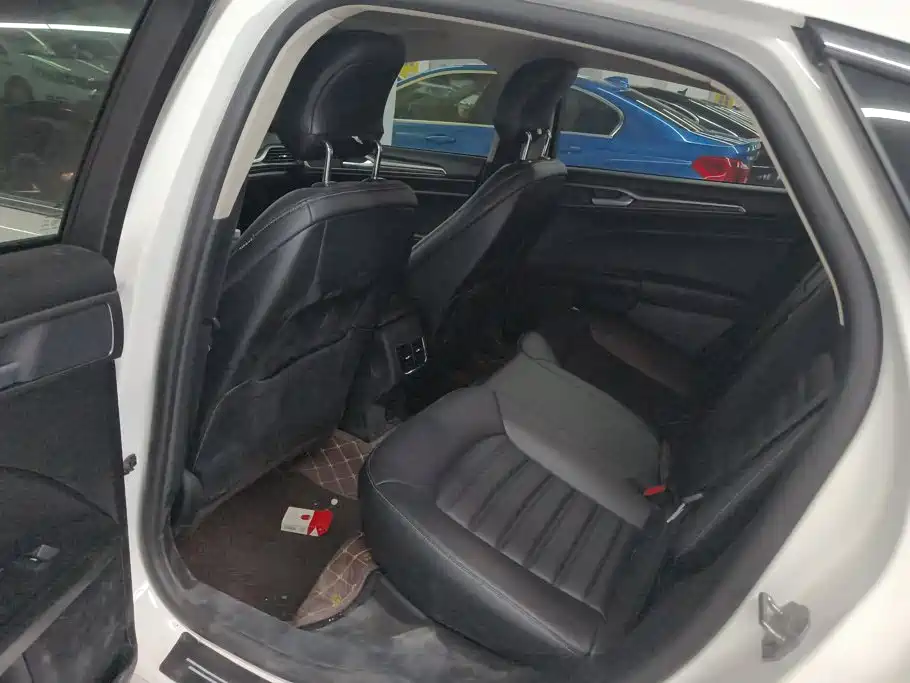Ford Mondeo — миниатюра 11