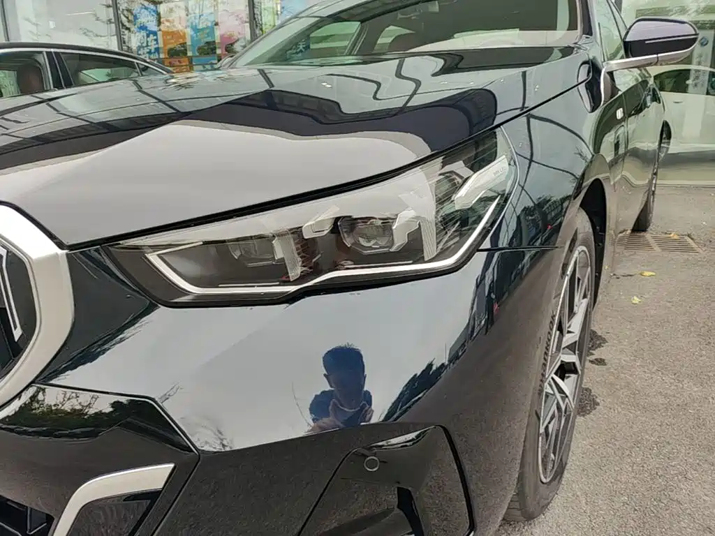 BMW i5 — миниатюра 24