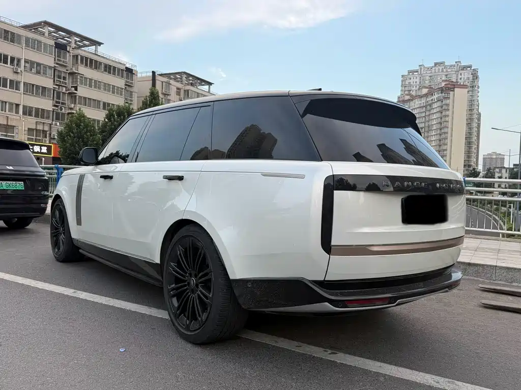 Land Rover Range Rover 2023 3.0 L6 400PS мест Long Wheelbase